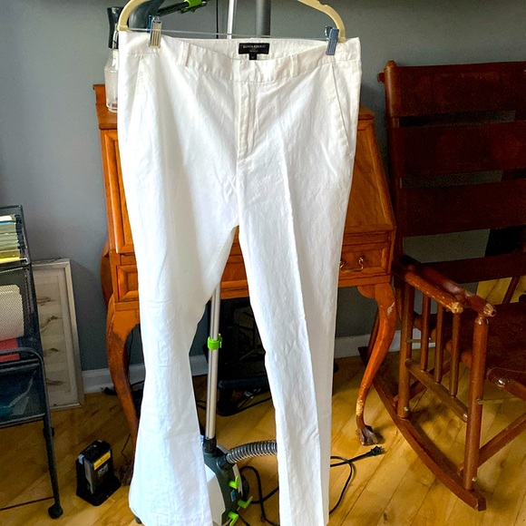 Banana Republic Pants - Banana republic white linen/cotton woman’s pants with polyester lining .